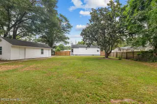 115 Banks Street, Jacksonville, NC 28540 — 3-bedroom home in New River Homes, Jacksonville, NC, photo 6 of 38