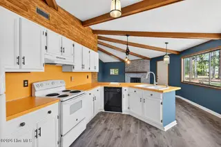 1415 Mona Passage Court, New Bern, NC 28560 – photo 2: kitchen