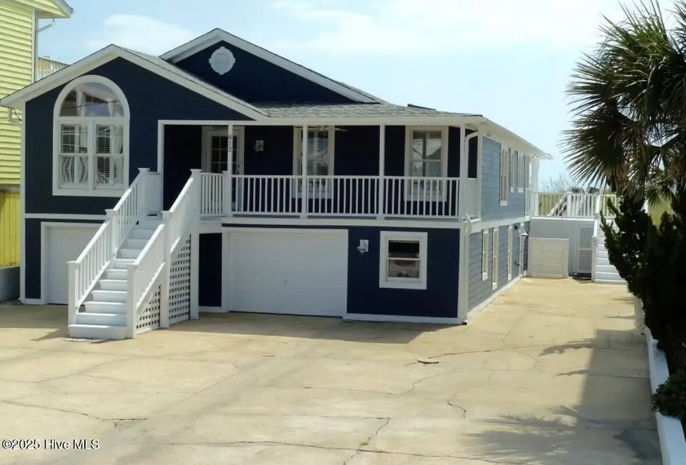 812 Carolina Beach Avenue N, Carolina Beach, NC 28428 – photo 1 of 1: Front