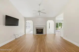 1007 Barkentine Drive, New Bern, NC 28560 – photo 6: Living Room