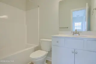 711 Jasmine Lane, Jacksonville, NC 28546 – photo 21: Full bath - 2nd floor