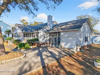 104 NE 34th Street, Oak Island, NC 28465 – photo 6: 06-kahunaphoto