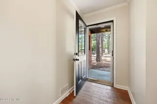 390 E Indiana Avenue, Southern Pines, NC 28387 – photo 6: 19-web-or-mls-IMG_3916