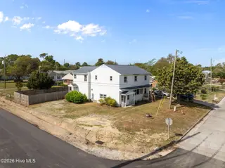 2501 Avery Street, Morehead City, NC 28557 – photo 4: 4-web-or-mls-2501 Avery St 004