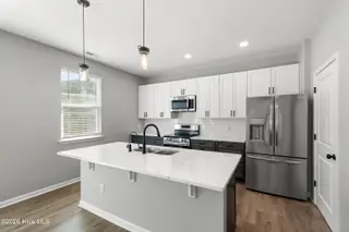 1699 Datchet Lane SE, Bolivia, NC 28422 — 4-bedroom home in New South Bridge, Bolivia, NC, photo 9 of 40: Kitchen