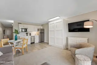 104 S Lumina Avenue S 203, Wrightsville Beach, NC 28480 — 1-bedroom condo in Summer Sands Condominiums, Wrightsville Beach, NC, photo 17 of 27: 13_img_7260