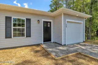 528 Mary Lou Lane SW, Supply, NC 28462 — 3-bedroom home in Edgarwood, Supply, NC, photo 2 of 20