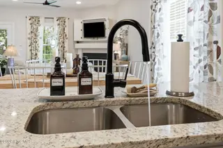 2124 Dartford Drive B, Greenville, NC 27834 – photo 18: 22-web-or-mls-IMG_0020