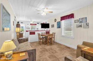 107 Carolina Beach Avenue S, Carolina Beach, NC 28428 – photo 19: Dining & Living