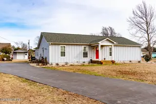 307 Anita Forte Drive, Cape Carteret, NC 28584 – photo 2: Left front crop