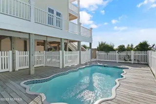 127 Ocean Boulevard W, Holden Beach, NC 28462 – photo 4: 127OceanBlvdW - 7