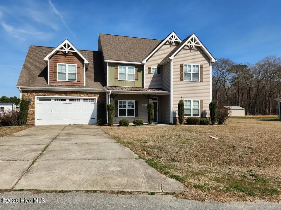 105 E Lake Drive, Goldsboro, NC 27534 – photo 1 of 23: Front