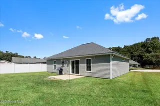 3609 Delesa Court, New Bern, NC 28560 — 3-bedroom home in Pinecrest Estates, New Bern, NC, photo 6 of 29: 05-3609 Delesa Ct-5