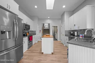 6002 Gondolier Drive, New Bern, NC 28560 – photo 15: Kitchen