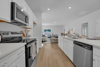1149 Tennessee Walker Way, Bolivia, NC 28422 — 3-bedroom home in River Tide Farms, Bolivia, NC, photo 9 of 19: Kitchen