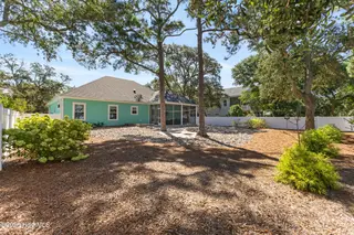 217 Sellers Street, Oak Island, NC 28465 — 3-bedroom home in Yaupon Beach, Oak Island, NC, photo 24 of 37