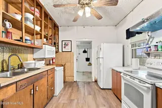 1006 S 5th Avenue, Wilmington, NC 28401 – photo 12