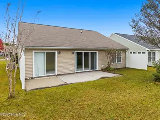 927 Wyndfall Drive SW, Sunset Beach, NC 28468 — 3-bedroom home in Wyndfall, Sunset Beach, NC, photo 16 of 49: 12-web-or-mls-CAMMediaLLC.com 927-5