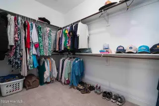 124 Gray Duck Drive, Beaufort, NC 28516 – photo 22: Principal Suite Walk-in Closet