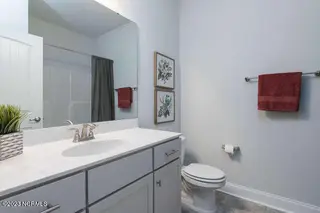 6317 Gondolier Drive, New Bern, NC 28560 – photo 18: Guest bath