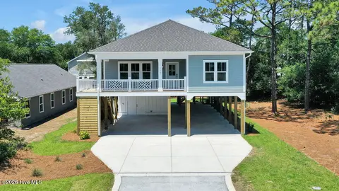 117 NE 17th St, Oak Island