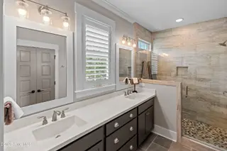 3997 Wyndmere Drive, Southport, NC 28461 – photo 24: Luxurious Primary Bath