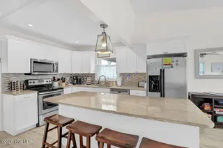1720 N New River Drive, Surf City, NC 28445 — 5-bedroom home in Old Settlers Beach, Surf City, NC, photo 12 of 44