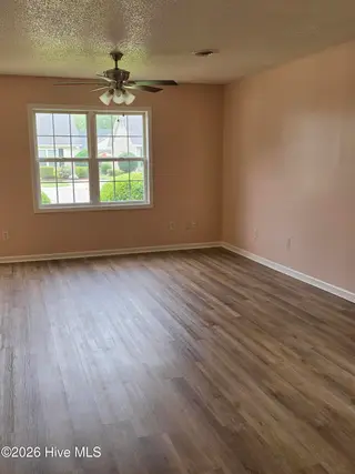 214 Old Oak Road, Elizabeth City, NC 27909 – photo 2: Living_Room