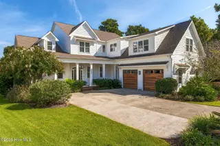 4302 Lauralis Bluff Court, Wilmington, NC 28409 – photo 4: 008_4302_lauralis_bluff_court-8_679