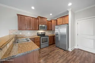 2019 Leighton Drive A, Greenville, NC 27834 – photo 16: 18-web-or-mls-BLS_0027