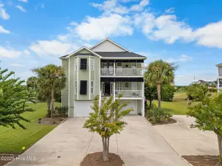 8304 Lakeview Drive, Wilmington, NC 28412 – photo 1: 8304LakeviewDr-3071
