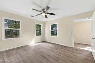 2707 Alabama Avenue, New Bern, NC 28560 — 2-bedroom home in Oakside, New Bern, NC, photo 16 of 54: living room