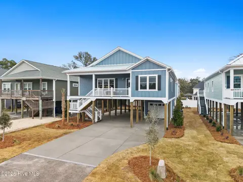 106 NE 41st Street, Oak Island