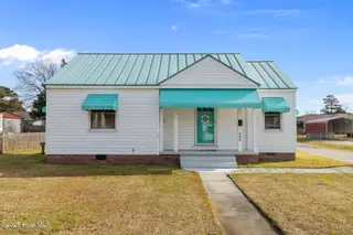 908 N 20th Street, Morehead City, NC 28557 – photo 1: 1-web-or-mls-1S3A9763