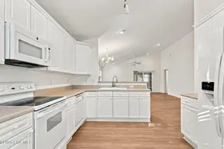 4940 Coronado Drive, Wilmington, NC 28409 — 3-bedroom home in Masonboro Woods, Wilmington, NC, photo 16 of 52: 35-web-or-mls-DSC07815