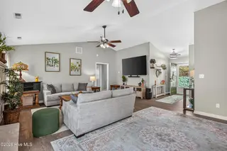 106 Quartz Drive, Jacksonville, NC 28540 — 4-bedroom home in Greystone, Jacksonville, NC, photo 9 of 36