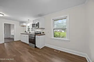 101 Kirkland Drive, Greenville, NC 27858 – photo 16: 17-web-or-mls-IMG_5704