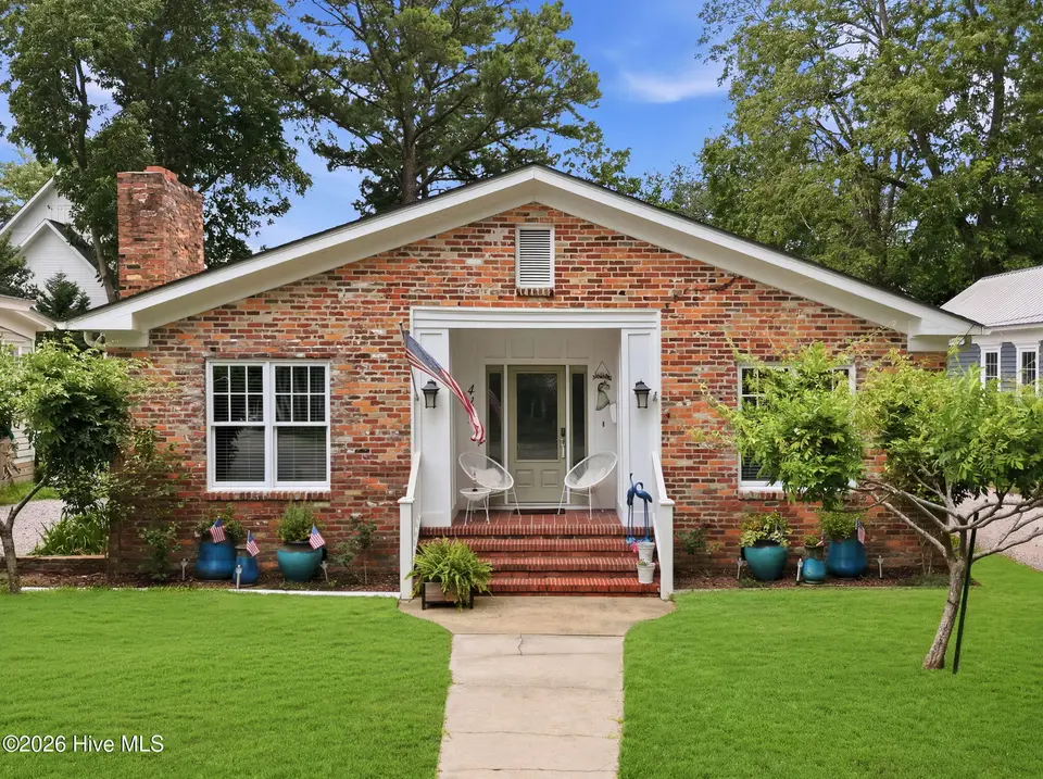 419 E Main Street, Washington, NC 27889 – photo 1 of 49: Front of Home