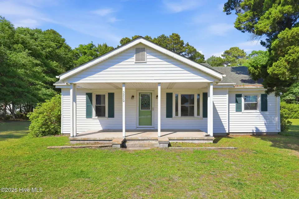 5250 Business Drive, Newport, NC 28570 – photo 1 of 47: Front of the House
