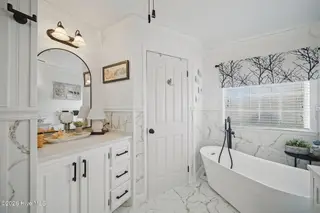 116 Zack Circle, Elizabeth City, NC 27909 – photo 6: primary bathroom