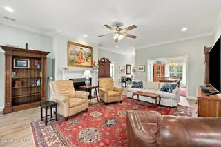 712 Taberna Circle, New Bern, NC 28562 — 4-bedroom home in Taberna, New Bern, NC, photo 18 of 53: 35-web-or-mls-0C0A6905