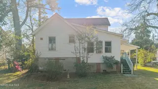 325 Broad Street, Belhaven, NC 27810 – photo 6: 6-web-or-mls-DJI_20260403092010_0428_D