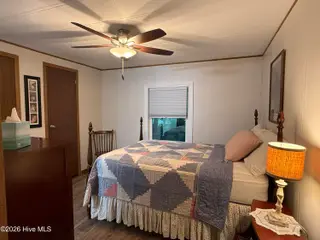 9230 Bonaparte Drive SW, Calabash, NC 28467 — 2-bedroom manufactured home in Bonaparte Retreat, Calabash, NC, photo 6 of 24