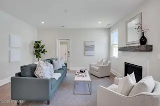 254 Longhill Drive, Wilmington, NC 28412 – photo 4: Living Room