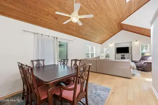 216 Lord Granville Drive, Morehead City, NC 28557 – photo 9: 10-web-or-mls-216 Lord Granville 045_edi
