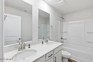 218 Chateau Drive, New Bern, NC 28560 – photo 18: 20251231193115095647000000-o