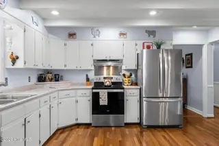 423 S Edgewood Circle, Whiteville, NC 28472 – photo 15: kitchen 4 (2)