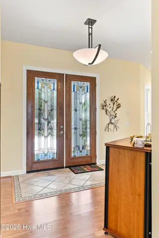 358 Shore Point Drive, Wilmington, NC 28411 — 5-bedroom home in Bayshore Estates, Wilmington, NC, photo 5 of 49