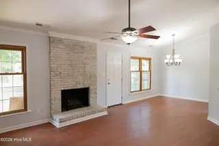 803 Mandarin Trail, Jacksonville, NC 28540 — 3-bedroom home in Mallard Creek, Jacksonville, NC, photo 5 of 36: Living/Dining room