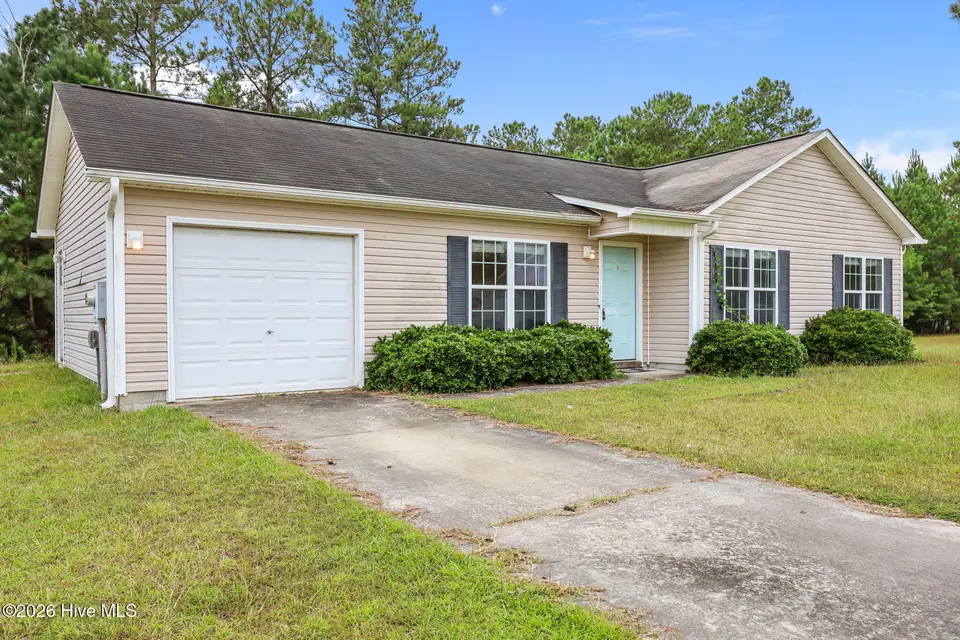 180 Ashbury Park Lane, Richlands, NC 28574 – photo 1 of 42